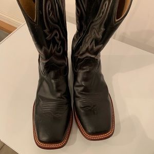 Cody James black square toe cowboy boots. Mens size 11 EE.